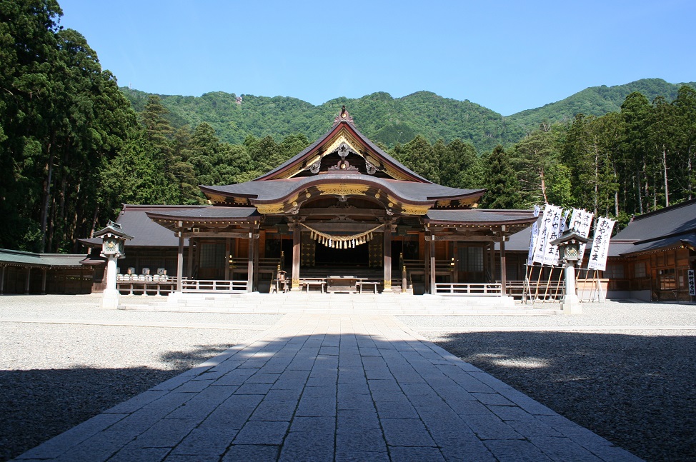 弥彦神社