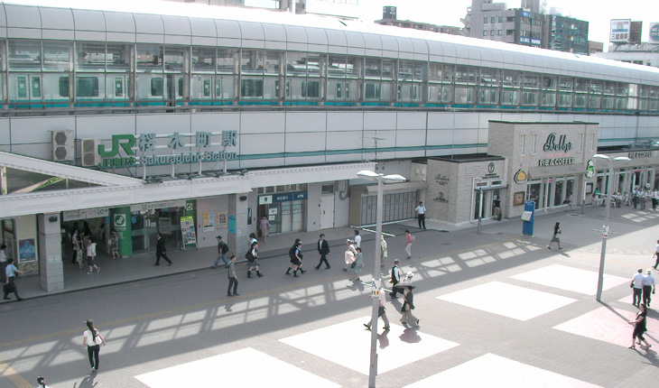 桜木町駅前