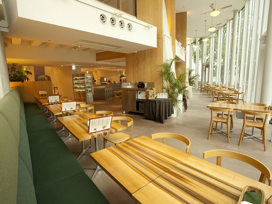 イタリアンカフェ&レストラン THE BUND 横浜マリンタワー店