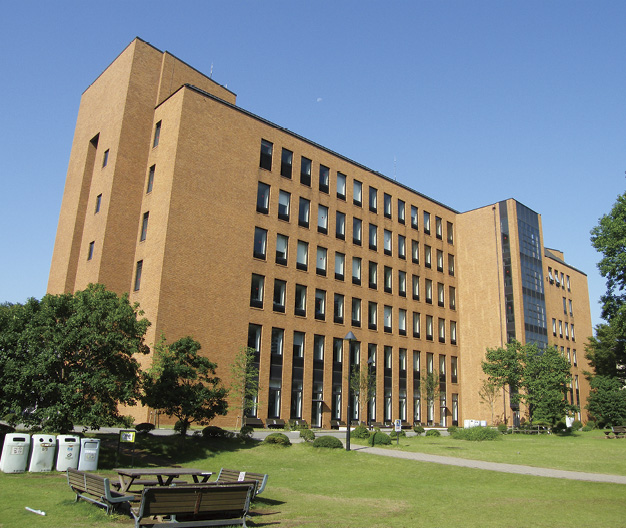 麗澤大学