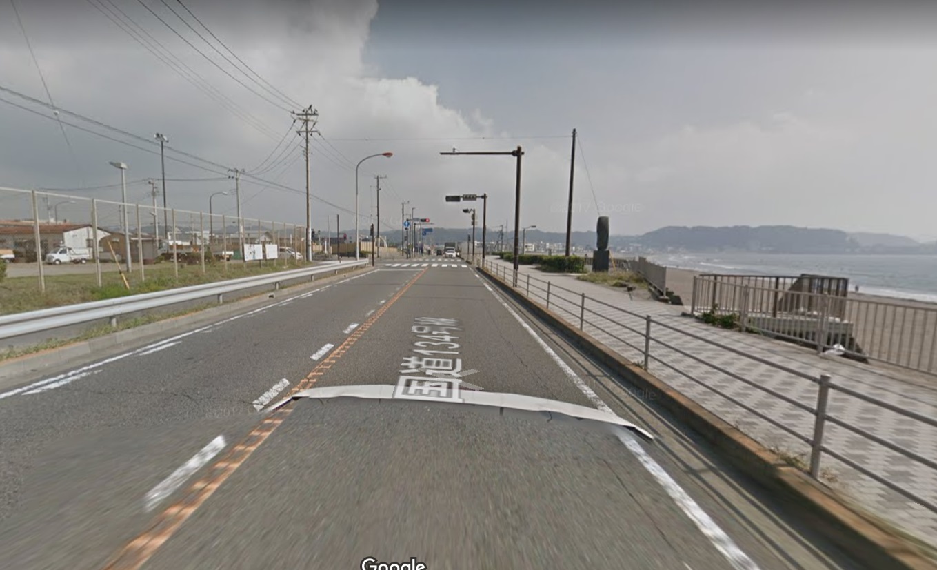 由比ヶ浜海岸の歩道